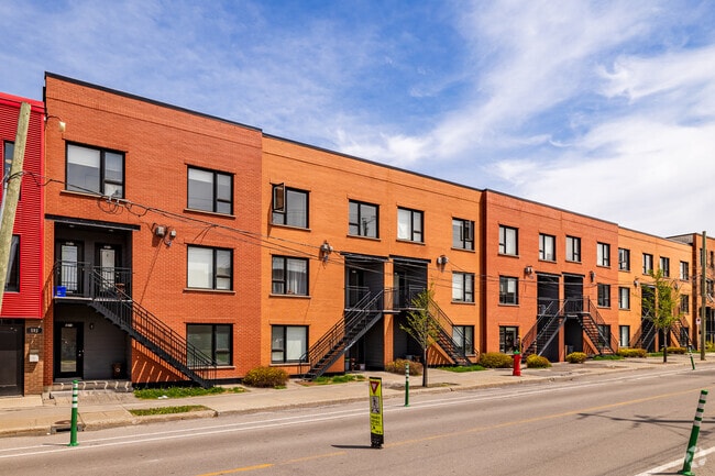 Building Photo - Le Rolland Apartments for rent Saint Henri