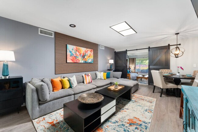 Foto del edificio - 11031 W Cumberland Dr