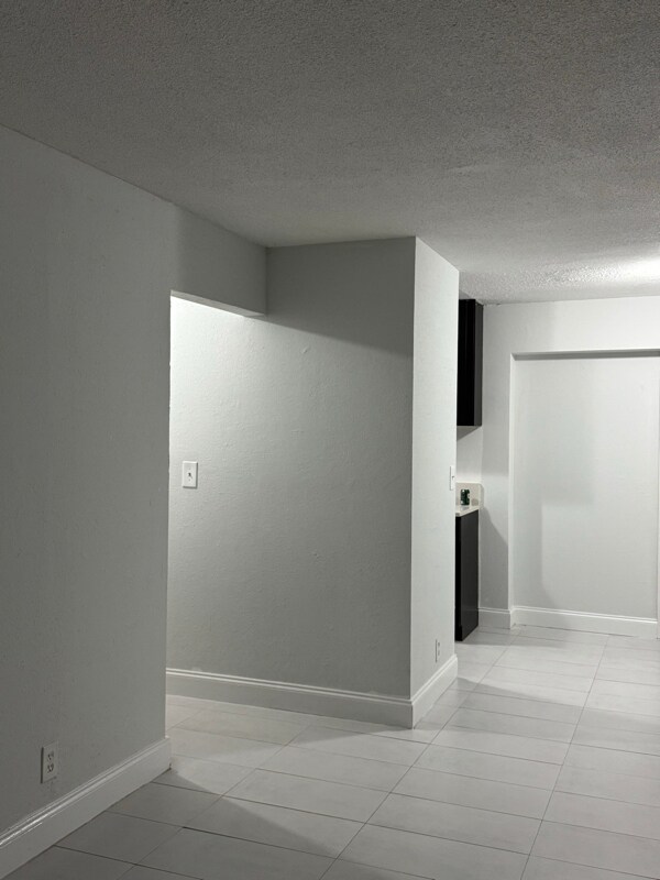 Foto del edificio - 5802 NW 12th St