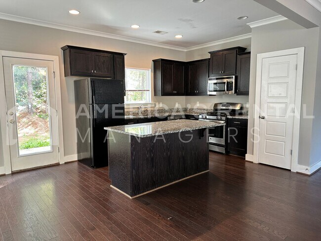 Building Photo - Townhome for Rent in Chelsea! Available to View Now!