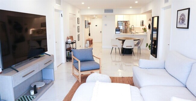 Foto del edificio - 20335 W Country Club Dr