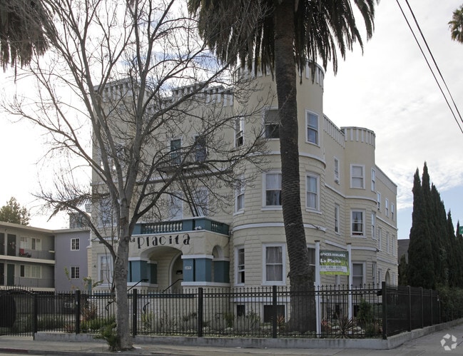 Foto del edificio - 2375 Fruitvale Ave
