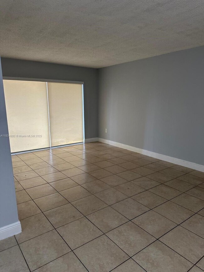 Foto del edificio - 15221 SW 80th St