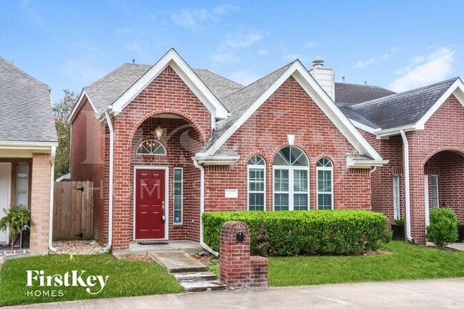 Building Photo - 3225 Continental Dr