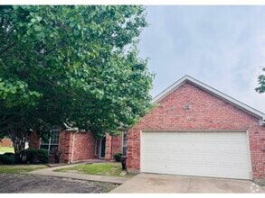 Building Photo - 6501 Violet Dr