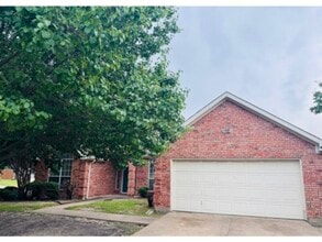 Building Photo - 6501 Violet Dr