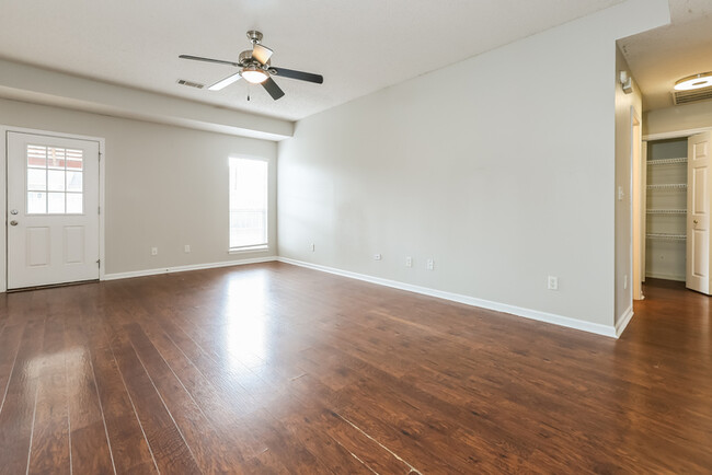 Building Photo - Gorgeous 4 Bedroom Home in Haskell, AR!