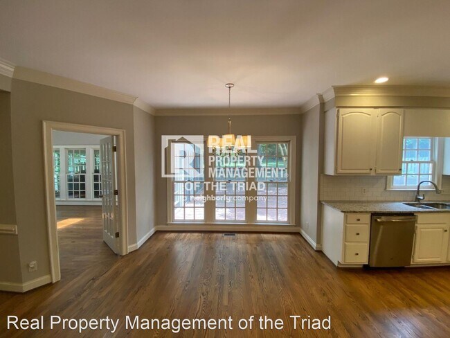 Building Photo - 5 br, 3.5 bath House - 3807 Buncombe Drive