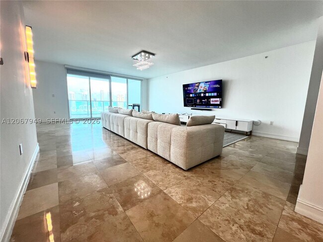 Foto del edificio - 3201 NE 183rd St