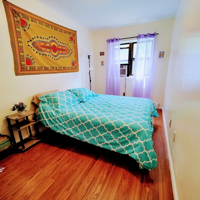 Bedroom 3 - 2402 Dean St