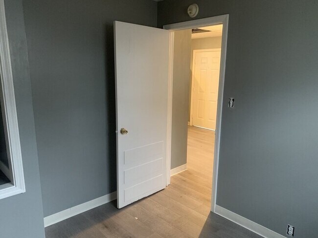 Foto del edificio - 616 Sibley St NW