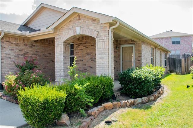 Building Photo - 5213 Mirror Lake Dr