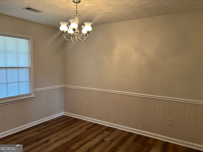 Foto del edificio - 161 Summerfield Dr
