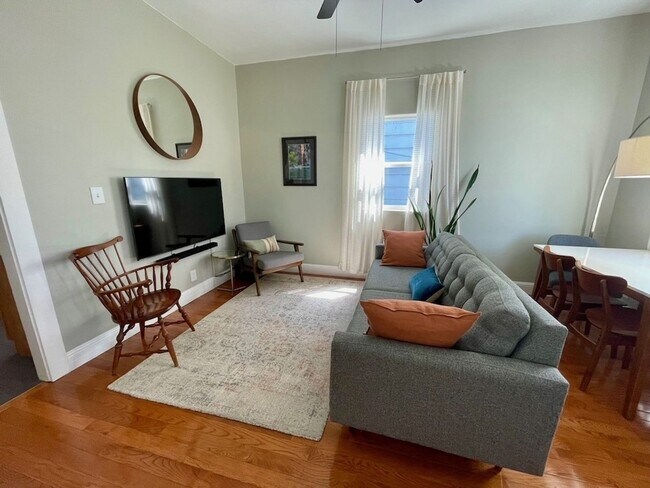 Foto del edificio - 3 Bedroom Single Family Home in Oakland
