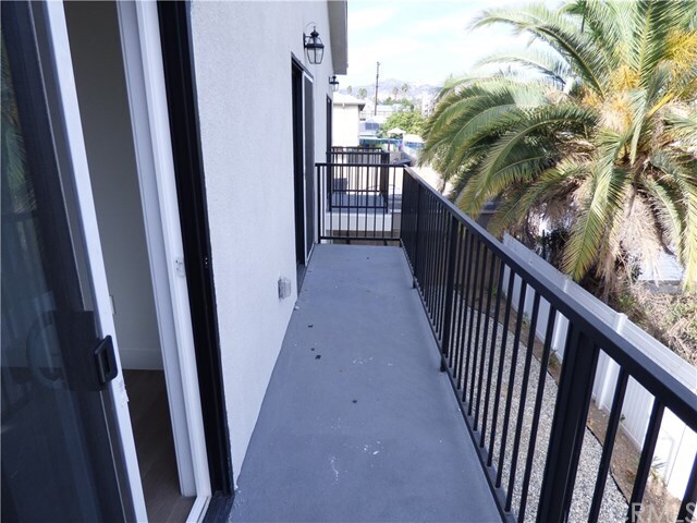 Building Photo - 1258 N Hobart Blvd