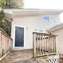 Building Photo - 1464 Pine St