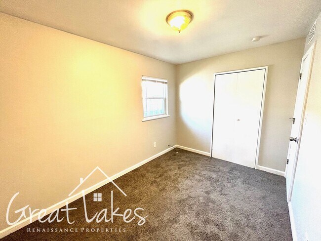 Building Photo - Lovely 3 bedroom / 1 bathroom house now av...