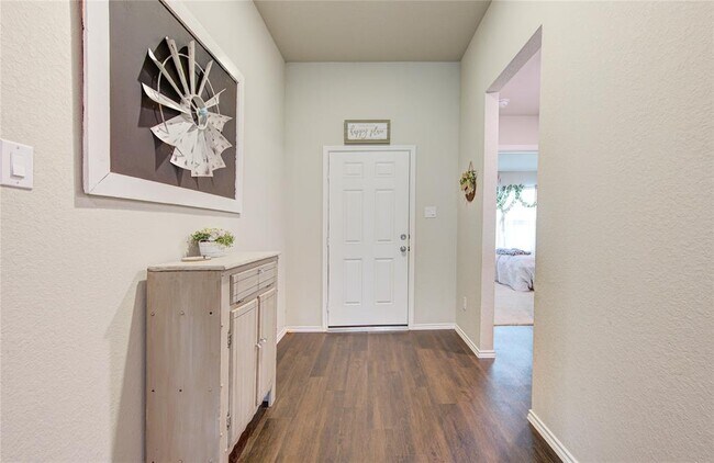 Foto del edificio - 1718 Pickford Knolls Ln