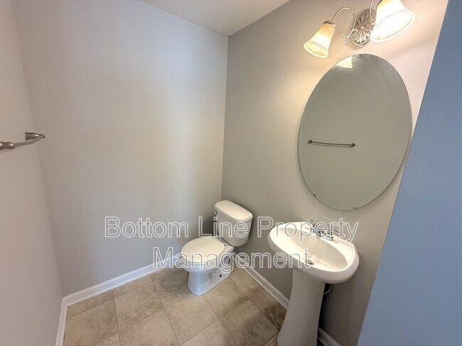 Foto del edificio - 1320 Ben Livingston Rd