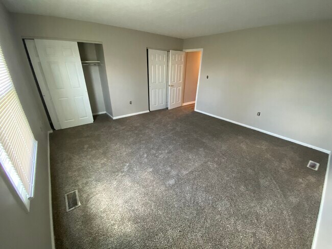 Foto del edificio - 806 Trustway Ct