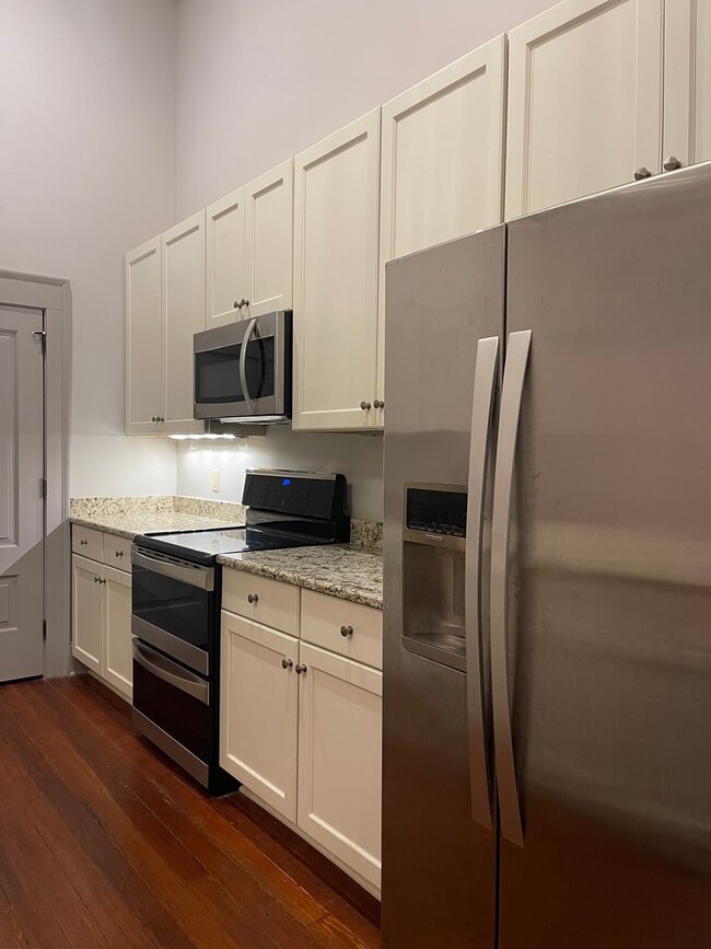 Foto del edificio - Stunning One Bedroom Loft in the Heart of ...
