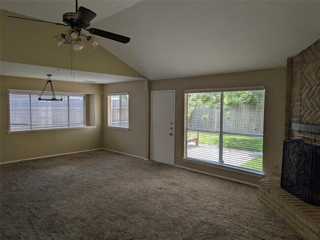 Foto del edificio - 7210 Thicket Trail Dr