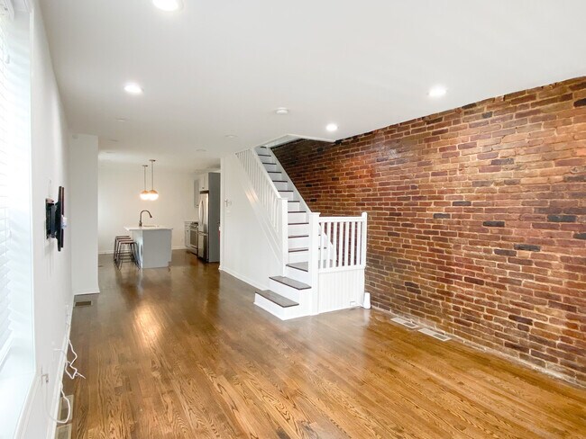 Sala de estar - 4419 Mitchell St
