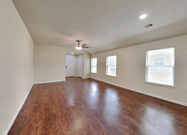 Foto del edificio - 816 N Piedras St