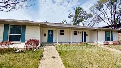 Building Photo - 3607 Stables Ln