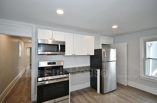 Foto del edificio - 517 E Railroad Ave