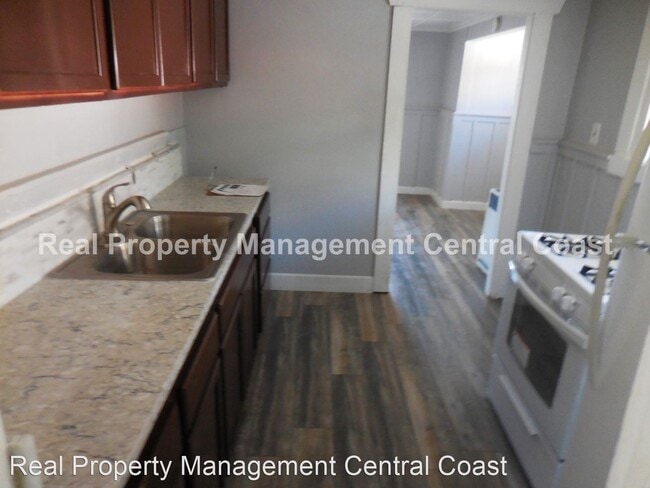 Building Photo - 2 br, 1 bath House - 426 11th Street