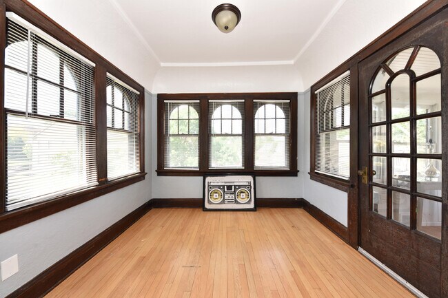 Foto del edificio - 423 W Vine St