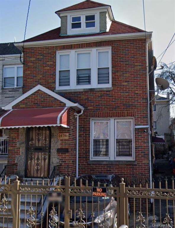 Primary Photo - 1476 Needham Ave