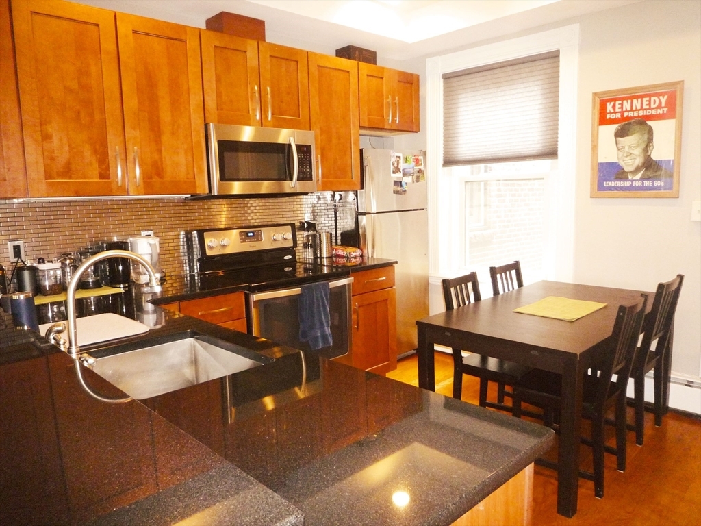 Foto principal - 58 Kirkland St