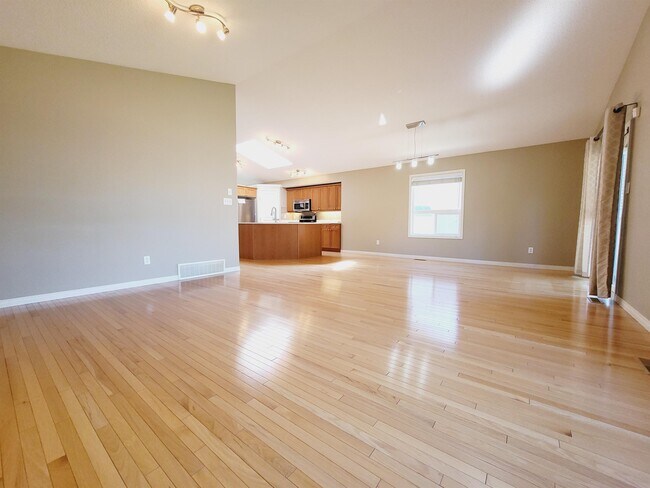 Photo du bâtiment - 8218 Shaske Pl NW