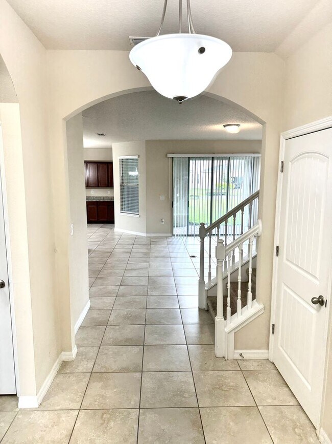 Foto del edificio - Large 4/3.5 Home located in Waterleigh! Do...