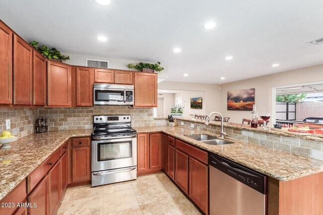 Foto del edificio - 8208 E Weldon Ave