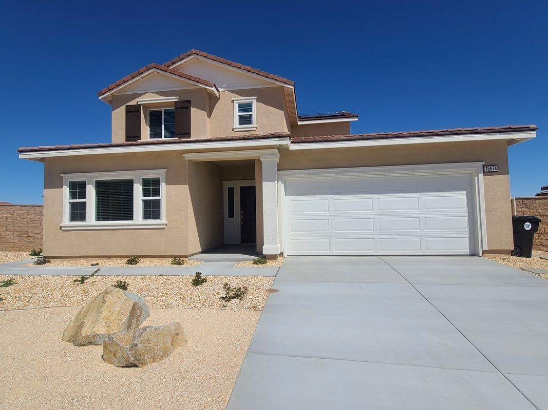 Foto principal - 15674 Santa Cruz Ct
