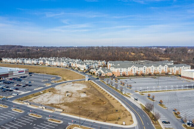Foto aérea - Greenwich Place Townes & Apartments