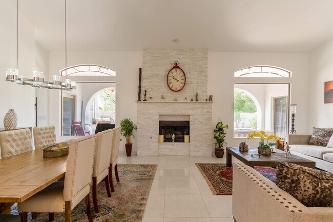 Building Photo - 3600 N Sabino Creek Pl
