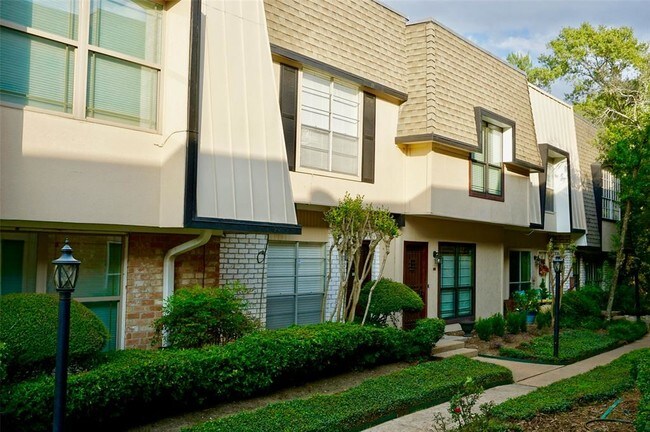 Building Photo - 1805 Stoney Brook Dr