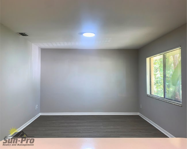 Foto del edificio - 4955 Orange Blvd