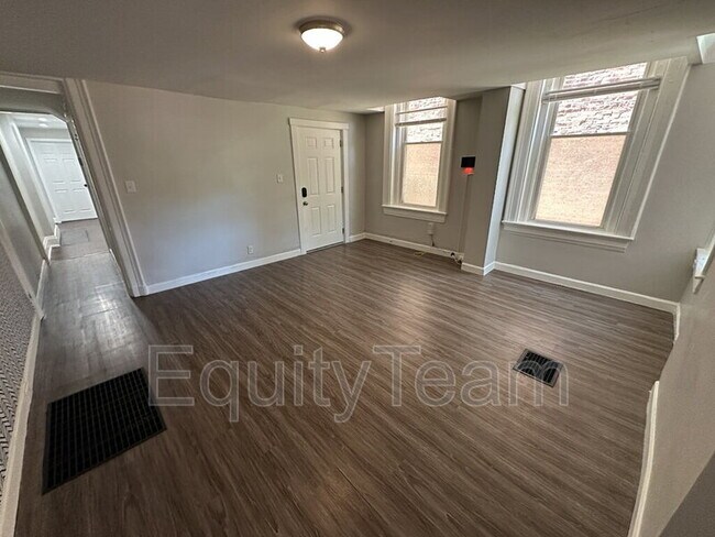 Foto del edificio - 2153 Loth St