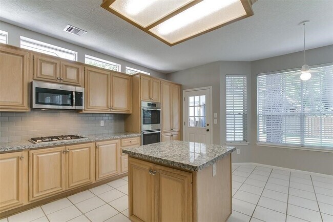 Foto del edificio - 30 Petalcup Pl