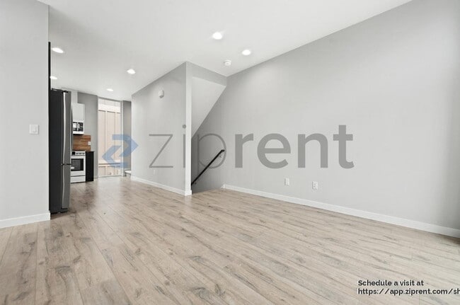 Building Photo - 2725 S Norman St