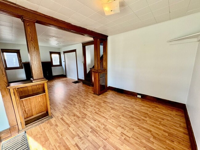 Building Photo - 4 Bedroom House Across from EMU! Available Fall 2026