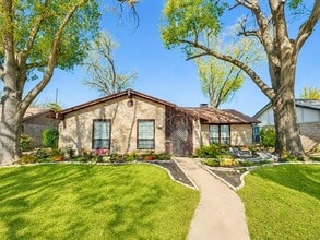 Building Photo - 2309 Richwood Dr