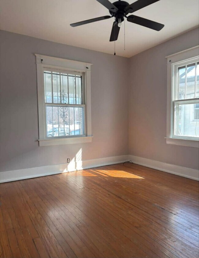 Foto del edificio - U of L Campus - 3 bedroom house!