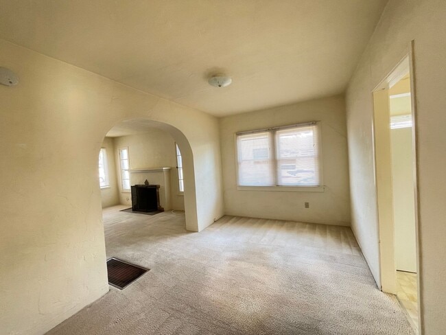 Building Photo - Southside Single Story Home