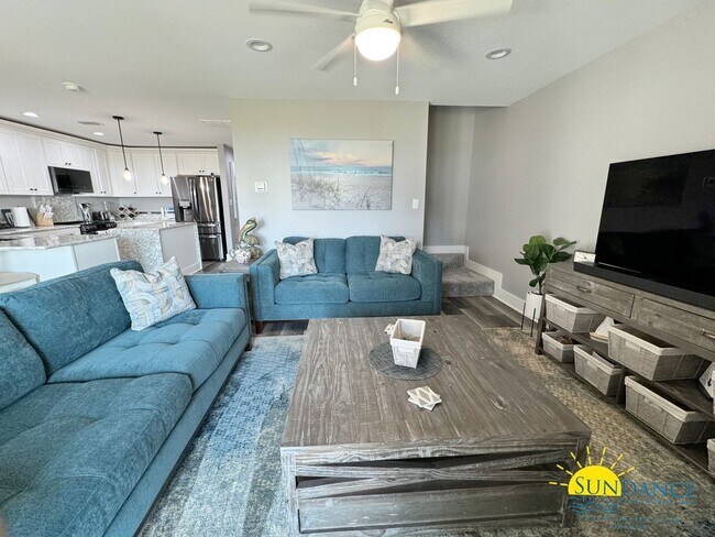 Foto del edificio - High-End Furnished Waterfront 3-Bedroom in...